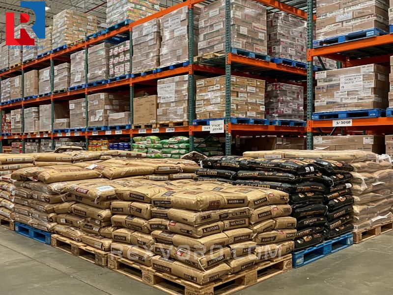 costco-aisle-with-massive-bags-of-whole-bean-coffee-stacked-high-on-pallets